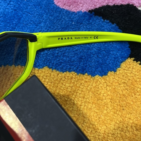 Brand new sun glasses for men 100% authentic solid and very comfortable - Picture 7 of 10